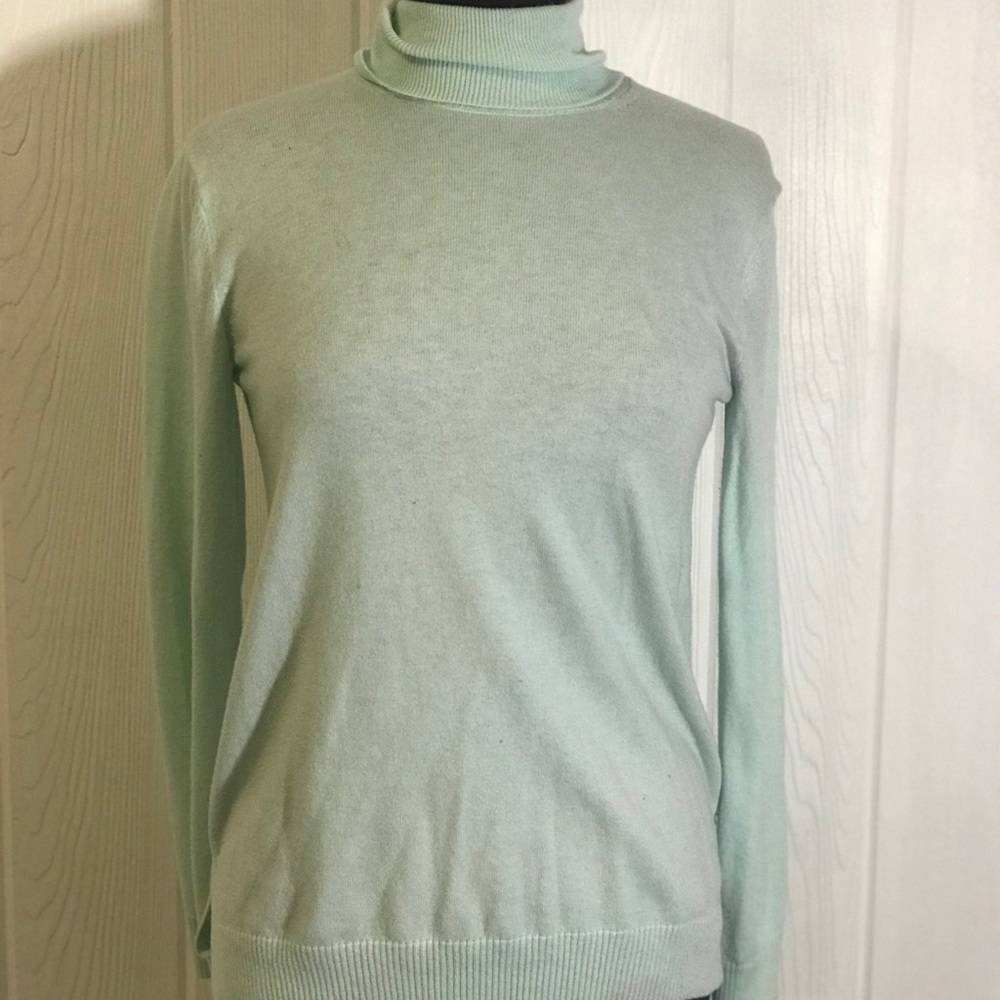 Gap Size Small Mint Green Turtleneck